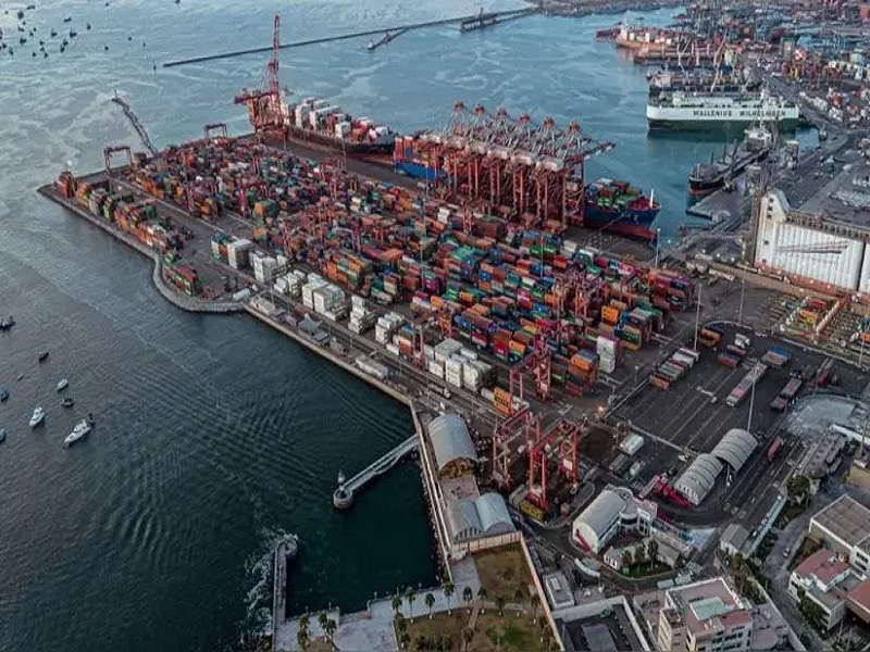MEF prevé inversiones por más de 3 000 millones de dólares para mejorar los puertos del Callao y Arequipa