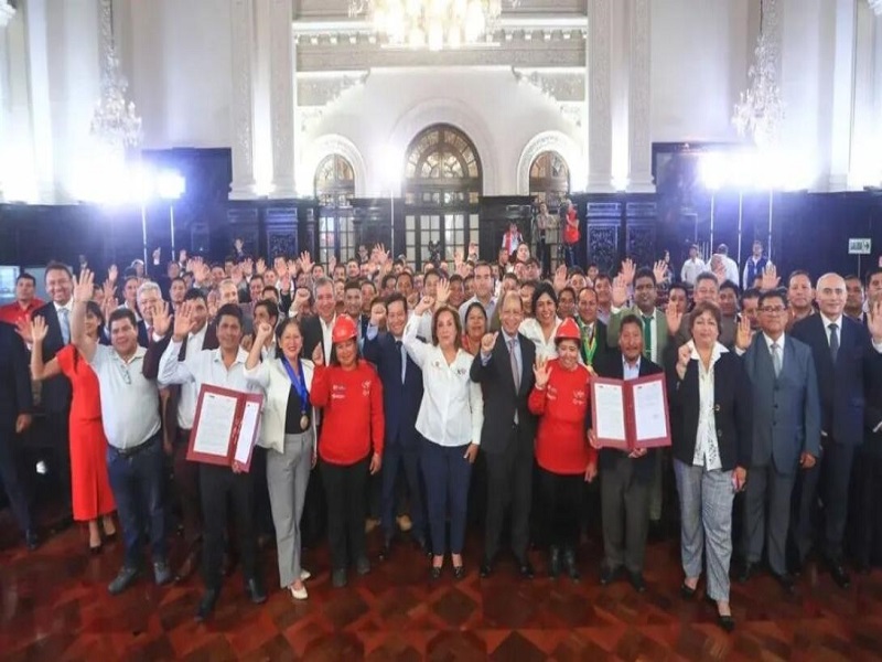 Y les darán más plata. Municipios de 11 regiones ejecutaron menos del 60% en proyectos de inversión