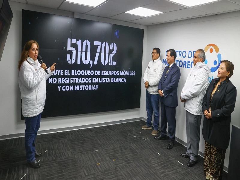 Gobierno bloquea más de 500 mil celulares no registrados y con historial negativo