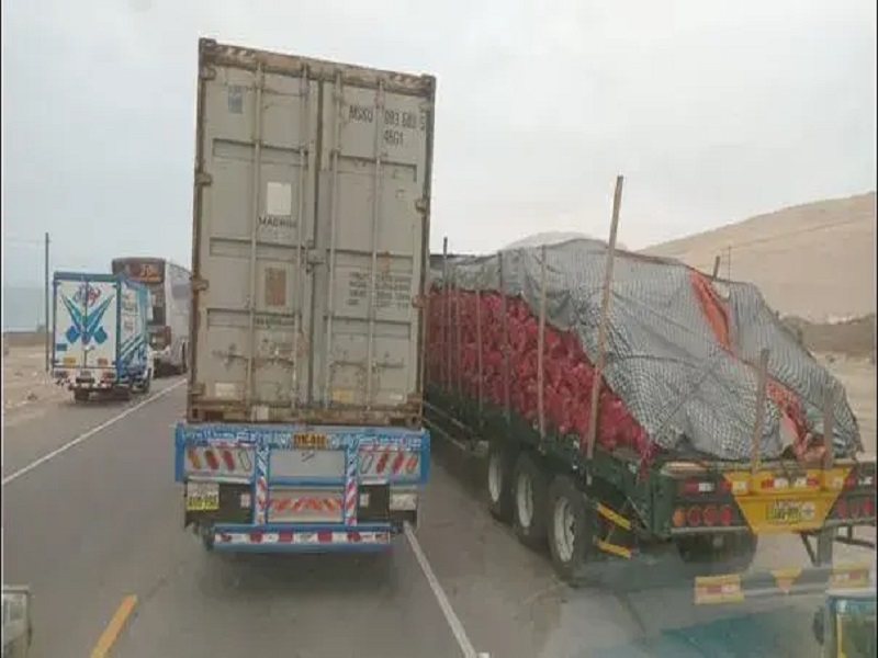 Pasajeros varados reiteran pedidos de ayuda para avanzar a su destino