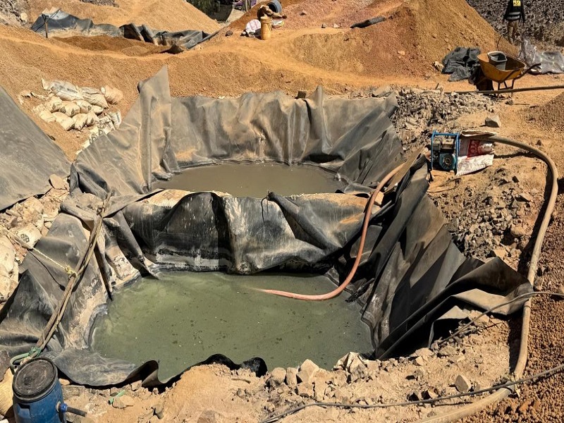 Fiscalía destruye socavones de minería ilegal en polígono de las líneas de Nazca