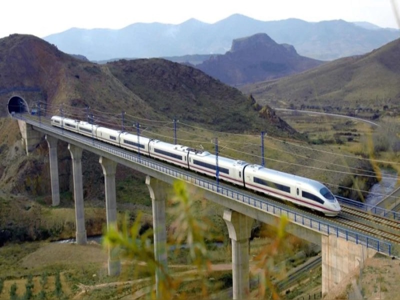 Brasil y China firmaron acuerdo para impulsar el ferrocarril bioceánico que conectará con Perú: ¿Por dónde pasará?