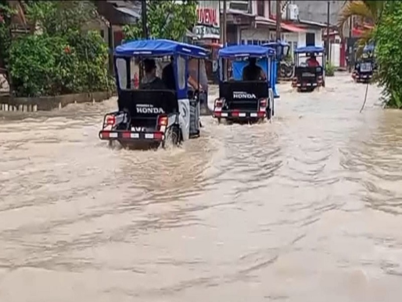 Loreto: Lluvia torrencial de más de 8 horas en Iquitos inunda casas, colegios y calles